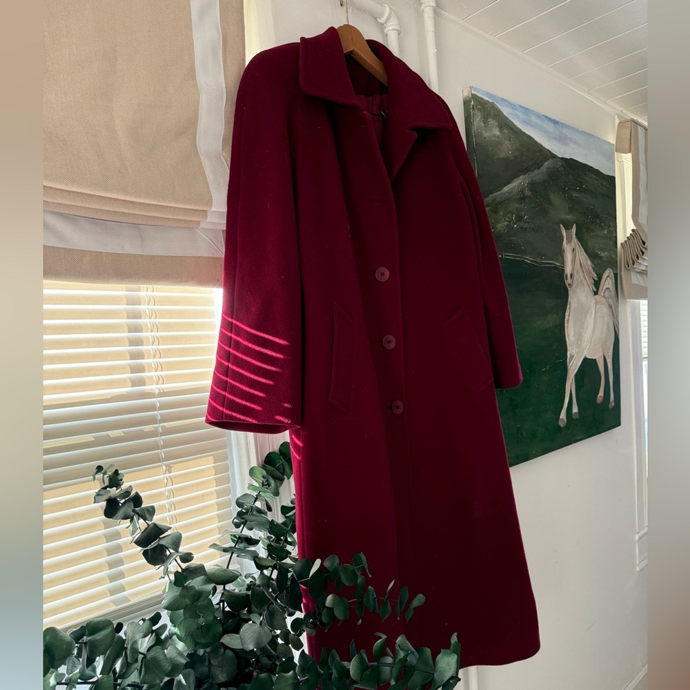 Coat Women's Burgundy Coat Wool/Cashmere Coat with Fur Collar, Mallia - Picture 4 of 7